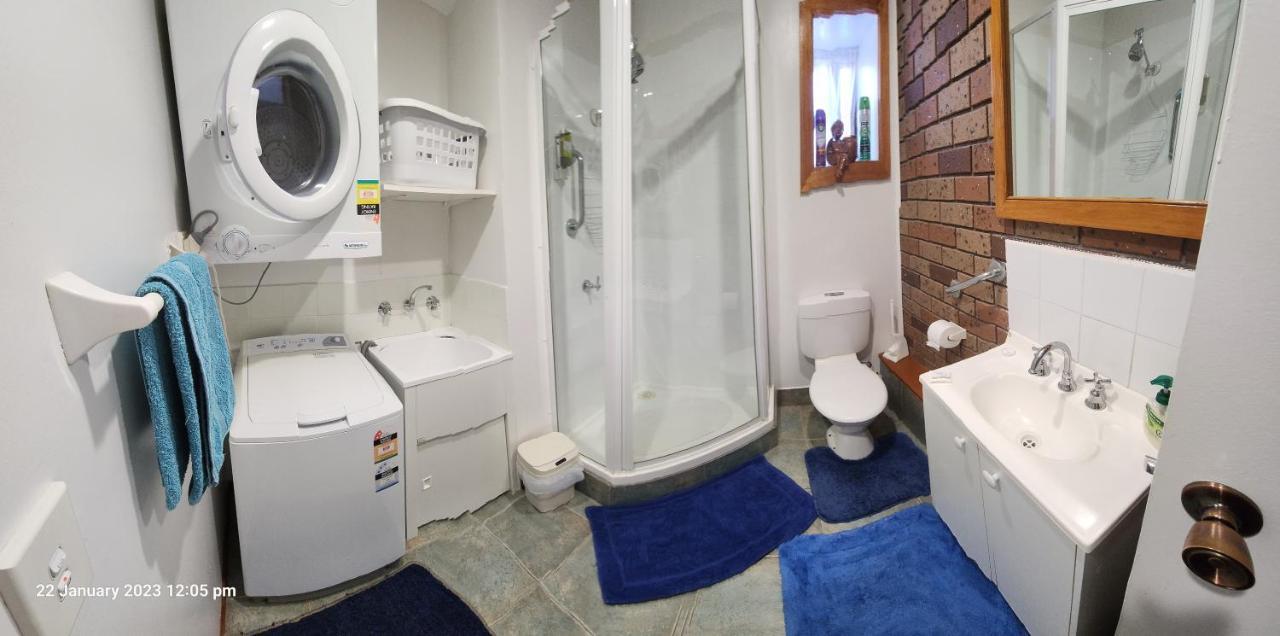 Traplins Accomodation Lakes Entrance Exterior photo