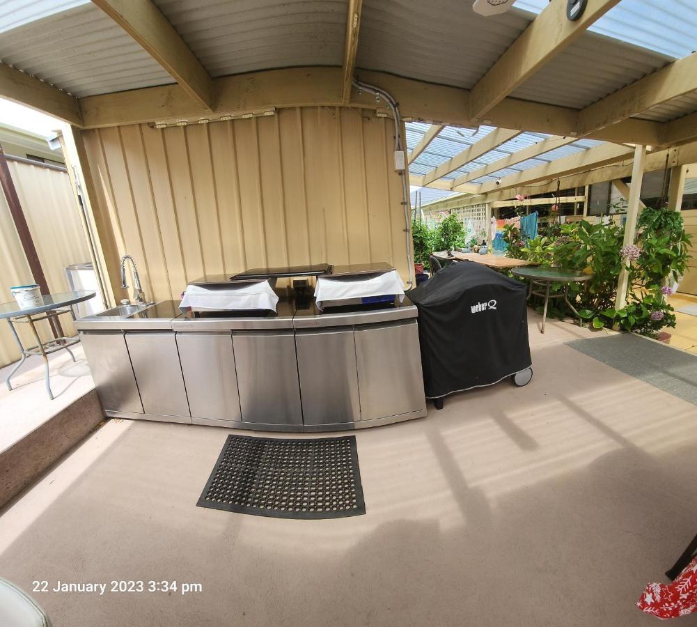 Traplins Accomodation Lakes Entrance Exterior photo