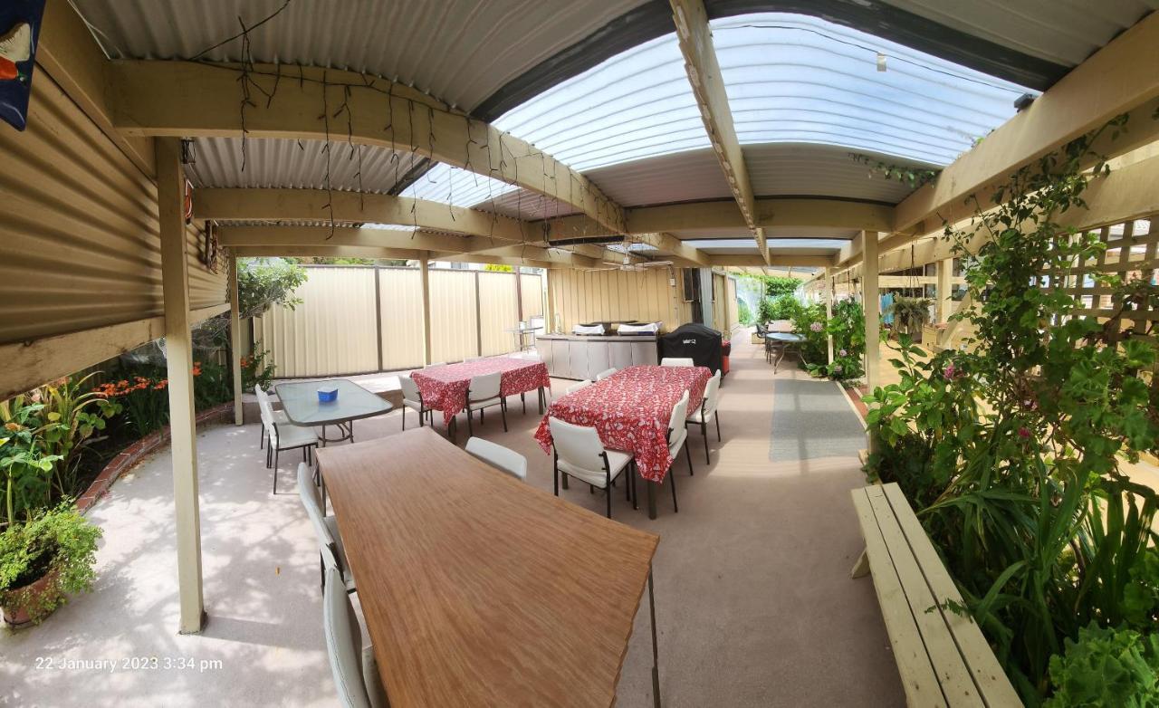 Traplins Accomodation Lakes Entrance Exterior photo